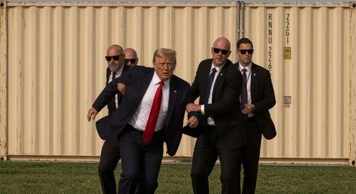 🚨Chaos as the President of the United States was