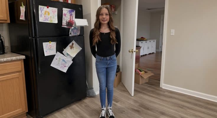 ‼️”14-year-old teenager passed away after inserting lamp in her